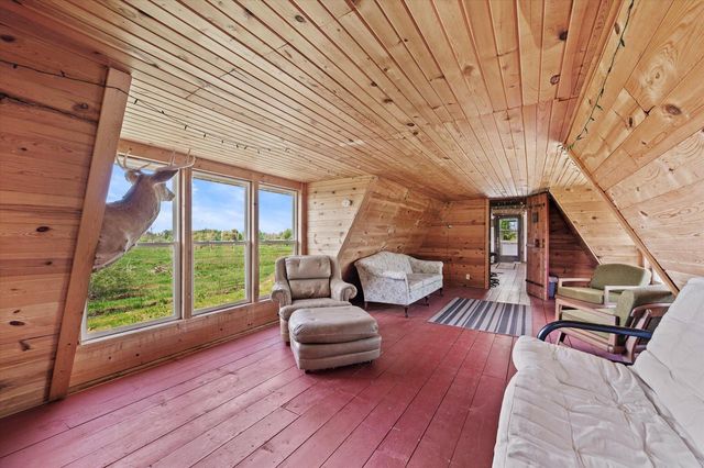 N9523 N River ROAD, Ixonia, WI 53036