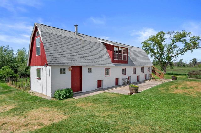 N9523 N River ROAD, Ixonia, WI 53036