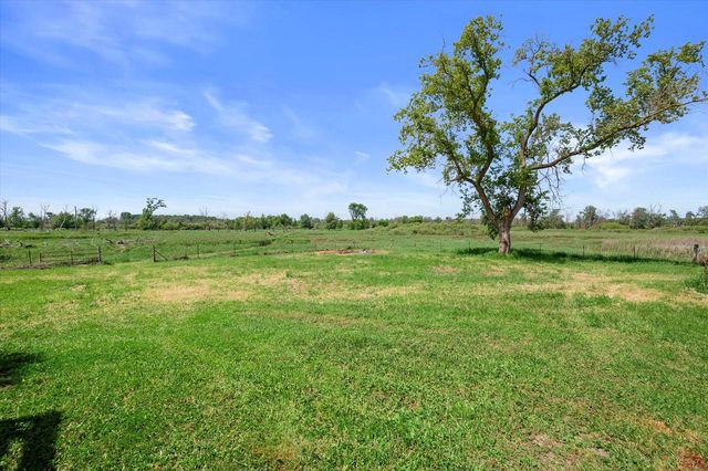 N9523 N River ROAD, Ixonia, WI 53036