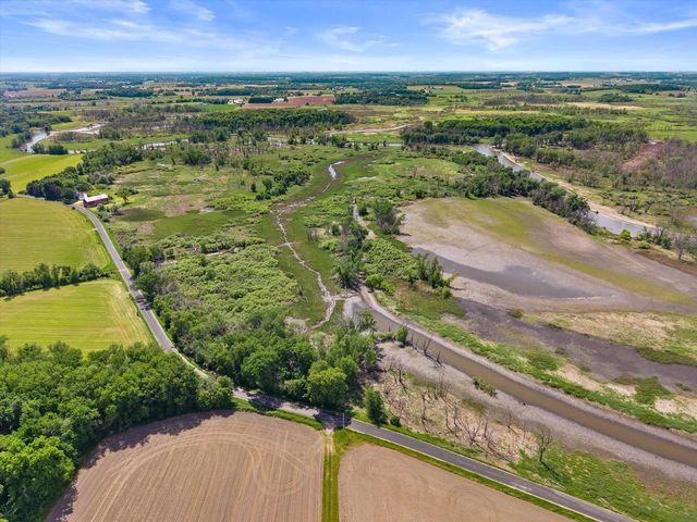 N9523 N River ROAD, Ixonia, WI 53036