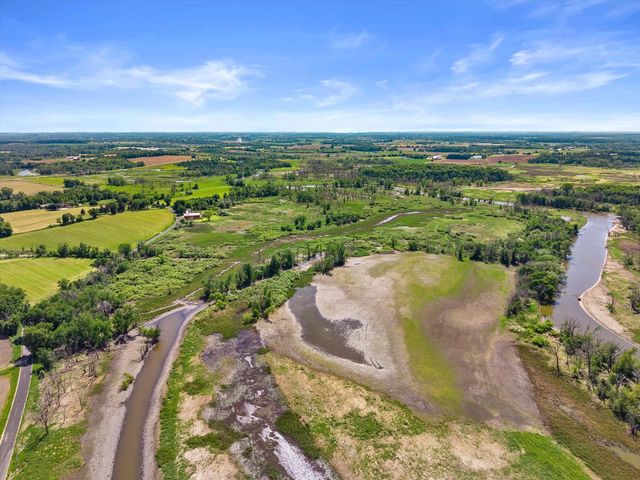 N9523 N River ROAD, Ixonia, WI 53036