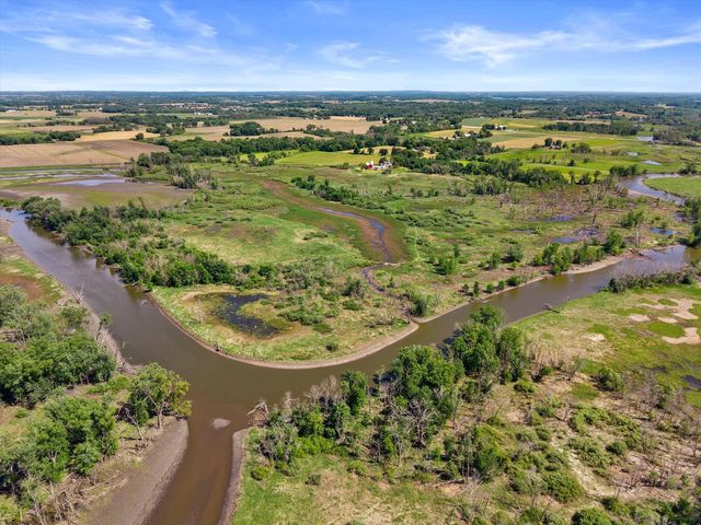 N9523 N River ROAD, Ixonia, WI 53036
