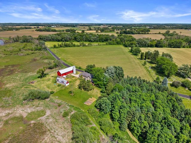 N9523 N River ROAD, Ixonia, WI 53036