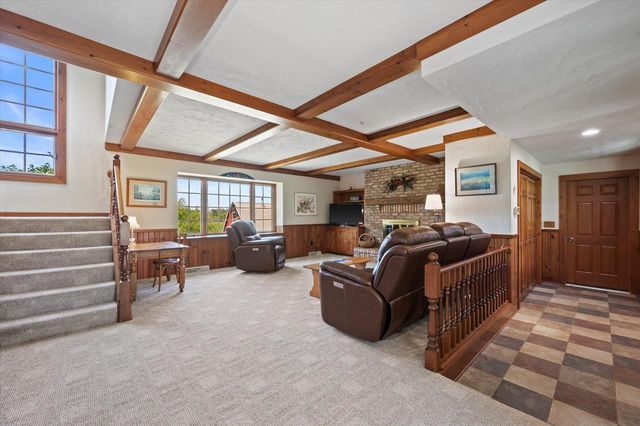 N9523 N River ROAD, Ixonia, WI 53036
