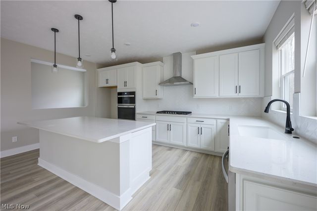 648 Bar Harbor, Avon Lake, OH 44012