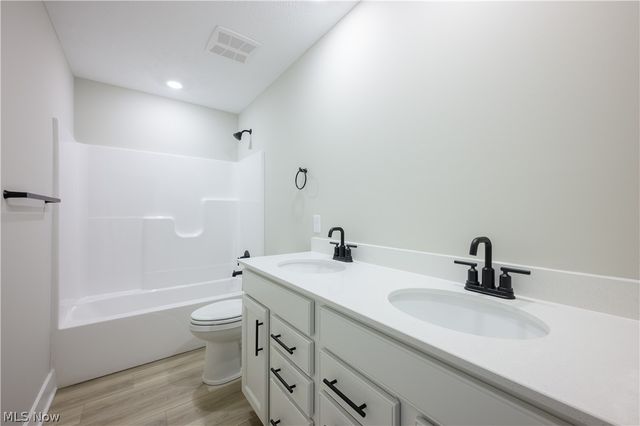 648 Bar Harbor, Avon Lake, OH 44012