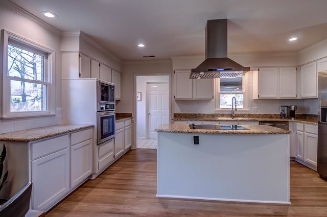 2825 OLD ELM LN, Germantown, TN 38138