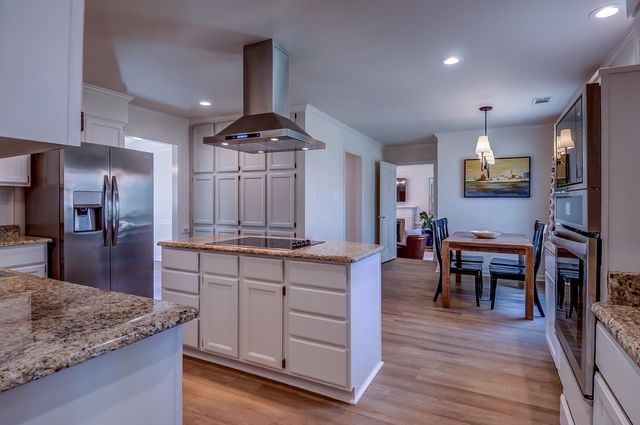 2825 OLD ELM LN, Germantown, TN 38138