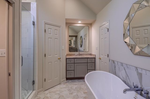 2825 OLD ELM LN, Germantown, TN 38138