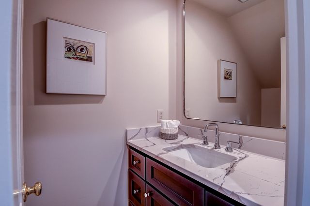 2825 OLD ELM LN, Germantown, TN 38138