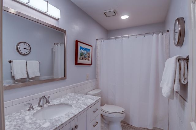 2825 OLD ELM LN, Germantown, TN 38138