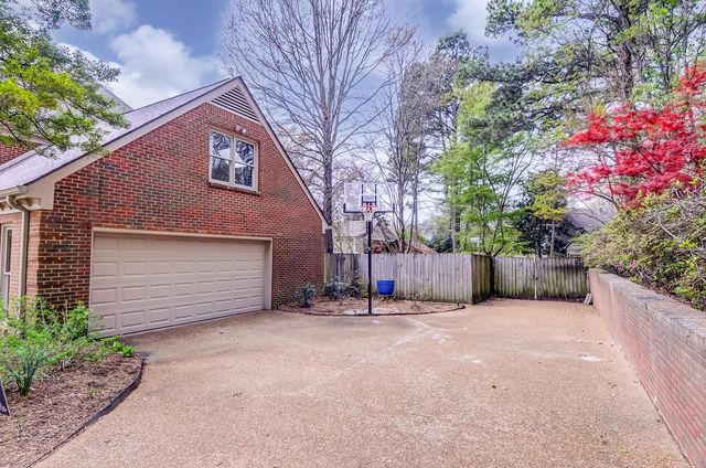 2825 OLD ELM LN, Germantown, TN 38138