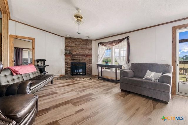 820 County Road 454, Taylor, TX 76574