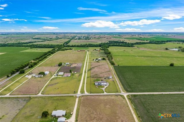 820 County Road 454, Taylor, TX 76574