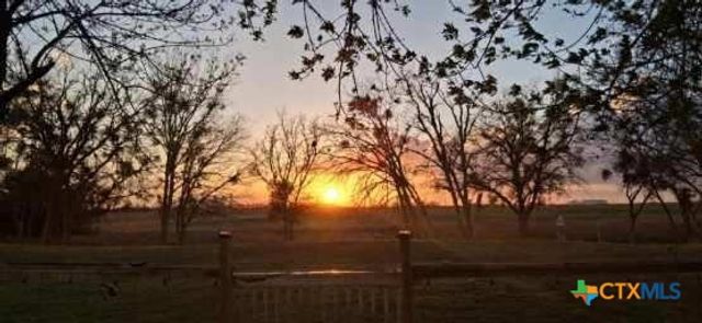 820 County Road 454, Taylor, TX 76574