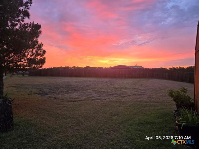 820 County Road 454, Taylor, TX 76574
