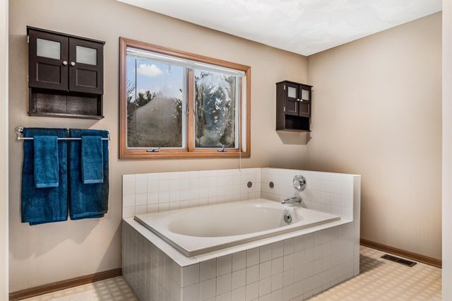 14025 Aboite Center Road, Fort Wayne, IN 46814