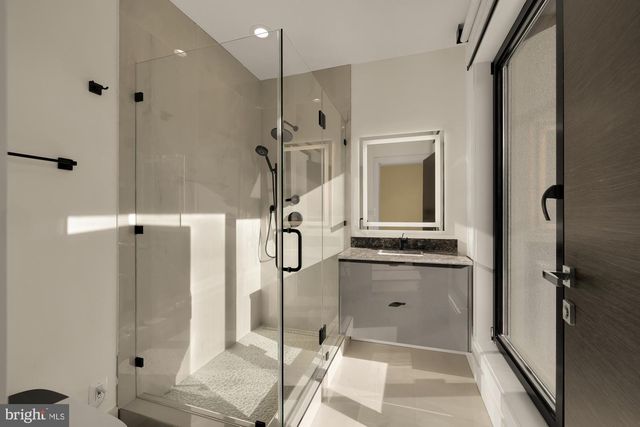 1573 WESTMORELAND ST, Mclean, VA 22101