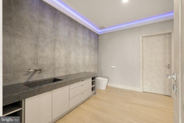 1573 WESTMORELAND ST, Mclean, VA 22101