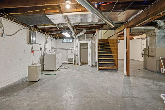 1435 E Lasalle Avenue, South Bend, IN 46617
