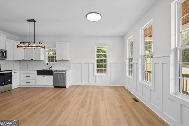 253 Mulberry Lane SE, Lindale, GA 30147