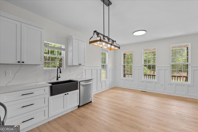 253 Mulberry Lane SE, Lindale, GA 30147