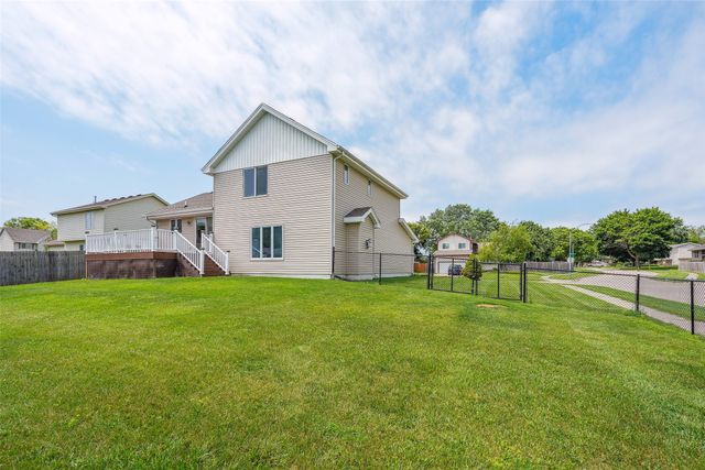 2907 E 43rd Street, Des Moines, IA 50317