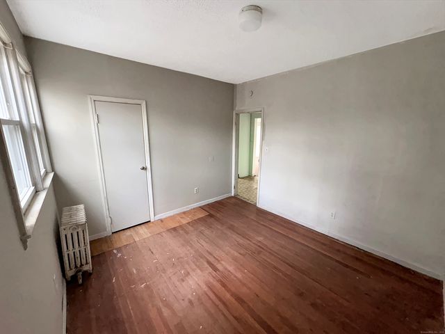 22 Helen Street, Hamden, CT 06514