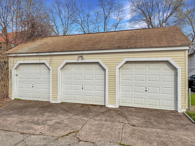 22 Helen Street, Hamden, CT 06514