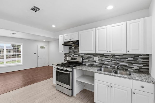 3325 Mccrarey Drive, Houston, TX 77088