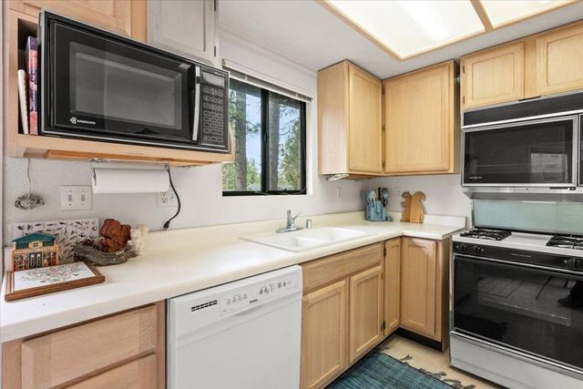 148 Crystal Lake Road, Big Bear, CA 92315