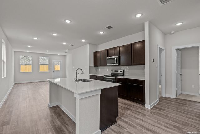 5534 Franklin Hills, Von Ormy, TX 78073