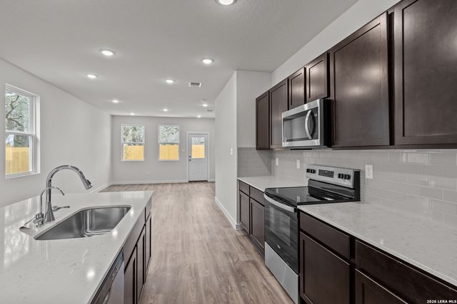 5534 Franklin Hills, Von Ormy, TX 78073