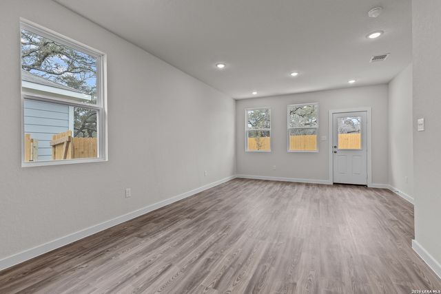 5534 Franklin Hills, Von Ormy, TX 78073