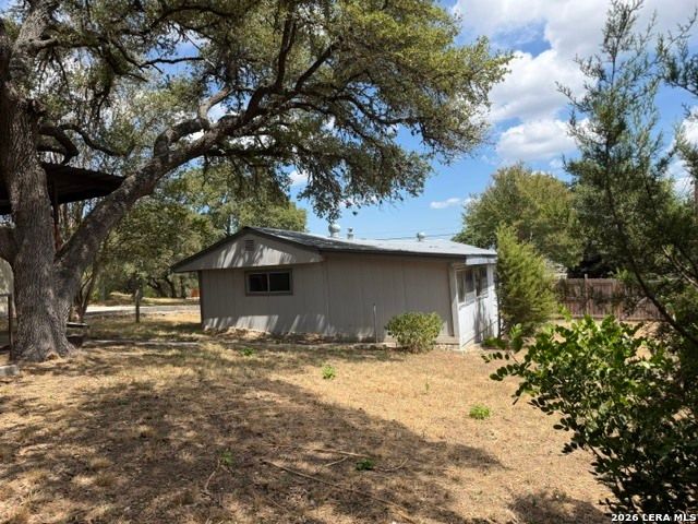 1596 LIVE OAK DR, Canyon Lake, TX 78133