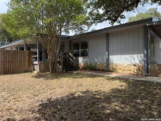 1596 LIVE OAK DR, Canyon Lake, TX 78133
