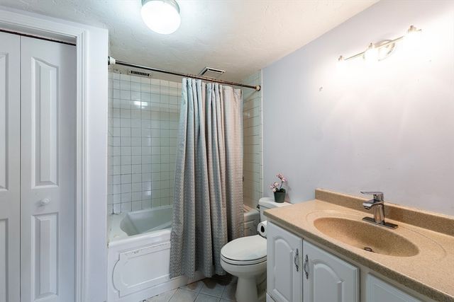148 Presidents Ln 1, Quincy, MA 02169