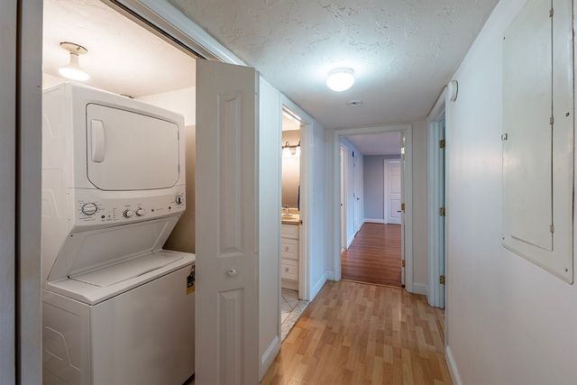 148 Presidents Ln 1, Quincy, MA 02169