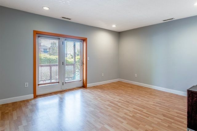 148 Presidents Ln 1, Quincy, MA 02169