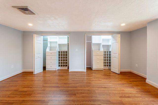 148 Presidents Ln 1, Quincy, MA 02169