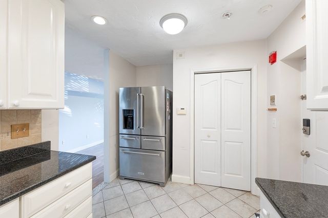148 Presidents Ln 1, Quincy, MA 02169