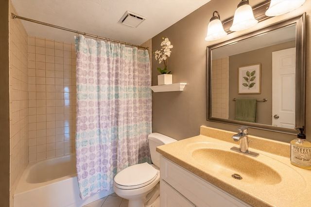 148 Presidents Ln 1, Quincy, MA 02169