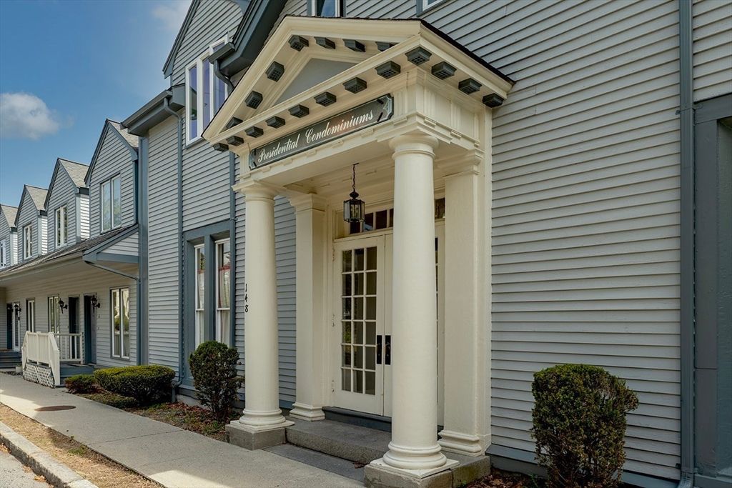 148 Presidents Ln 1, Quincy, MA 02169