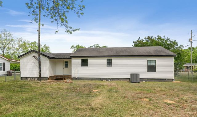 162 S Jackson Ave, Slocomb, AL 36375