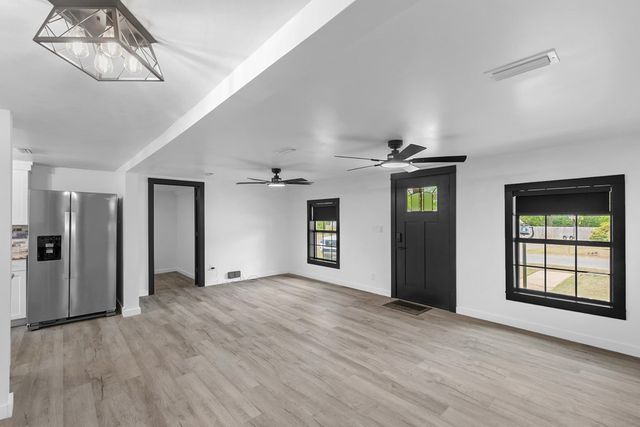 162 S Jackson Ave, Slocomb, AL 36375
