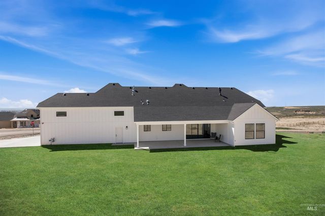 17244 Triple Crown Pl, Caldwell, ID 83607