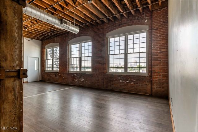 3800 E Lakeside Avenue E 301, Cleveland, OH 44114