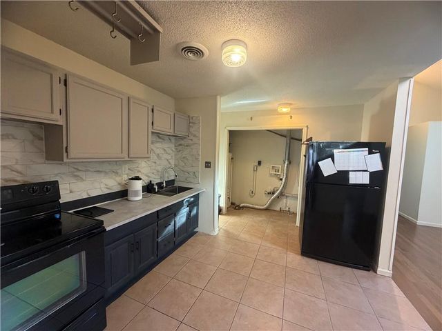 4930 NATOMA Drive, Kansas City, KS 66106