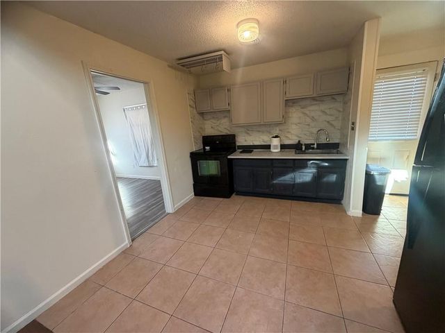 4930 NATOMA Drive, Kansas City, KS 66106