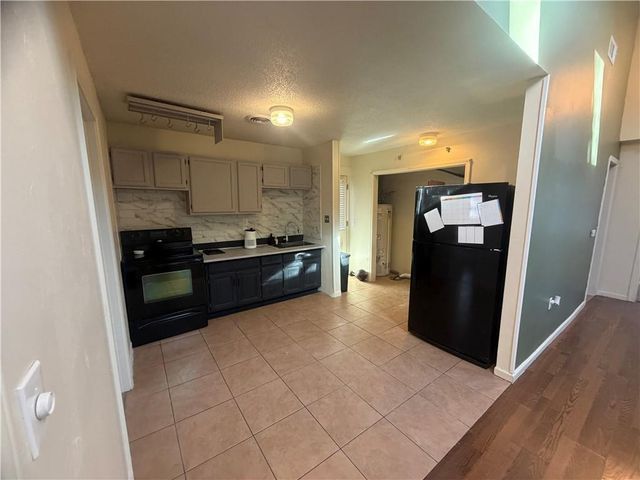 4930 NATOMA Drive, Kansas City, KS 66106